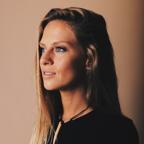 Nora En Pure